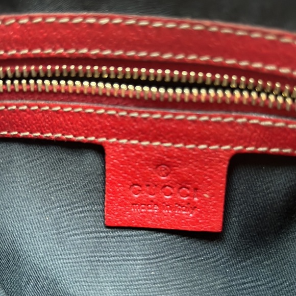 GUCCI Crossbody- Rare Edition - Picture 9 of 9